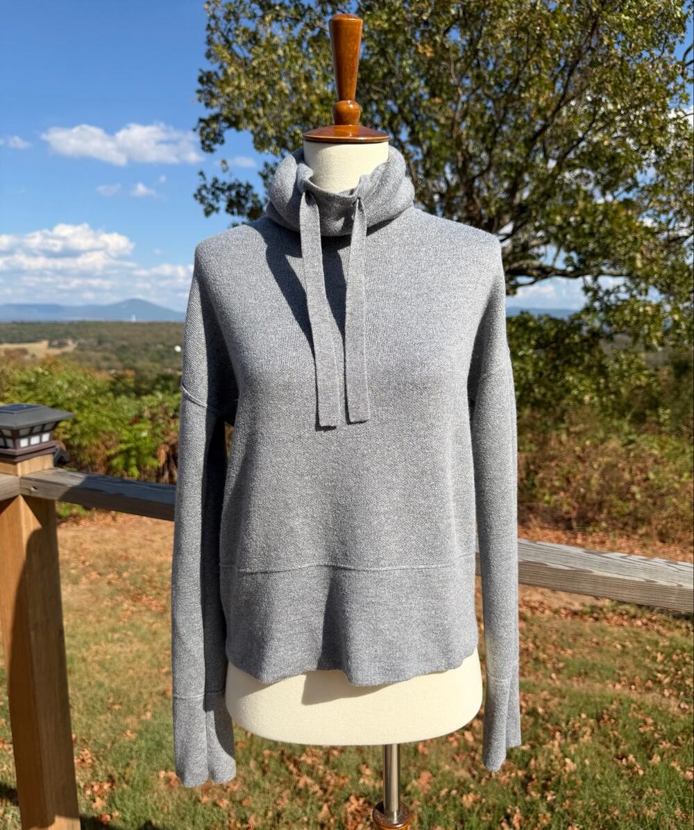 Universal Thread Gray Funnel Neck Knit Pullover Sweater Women’s Size XS